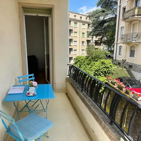 Cheerful Centre Apartamento *